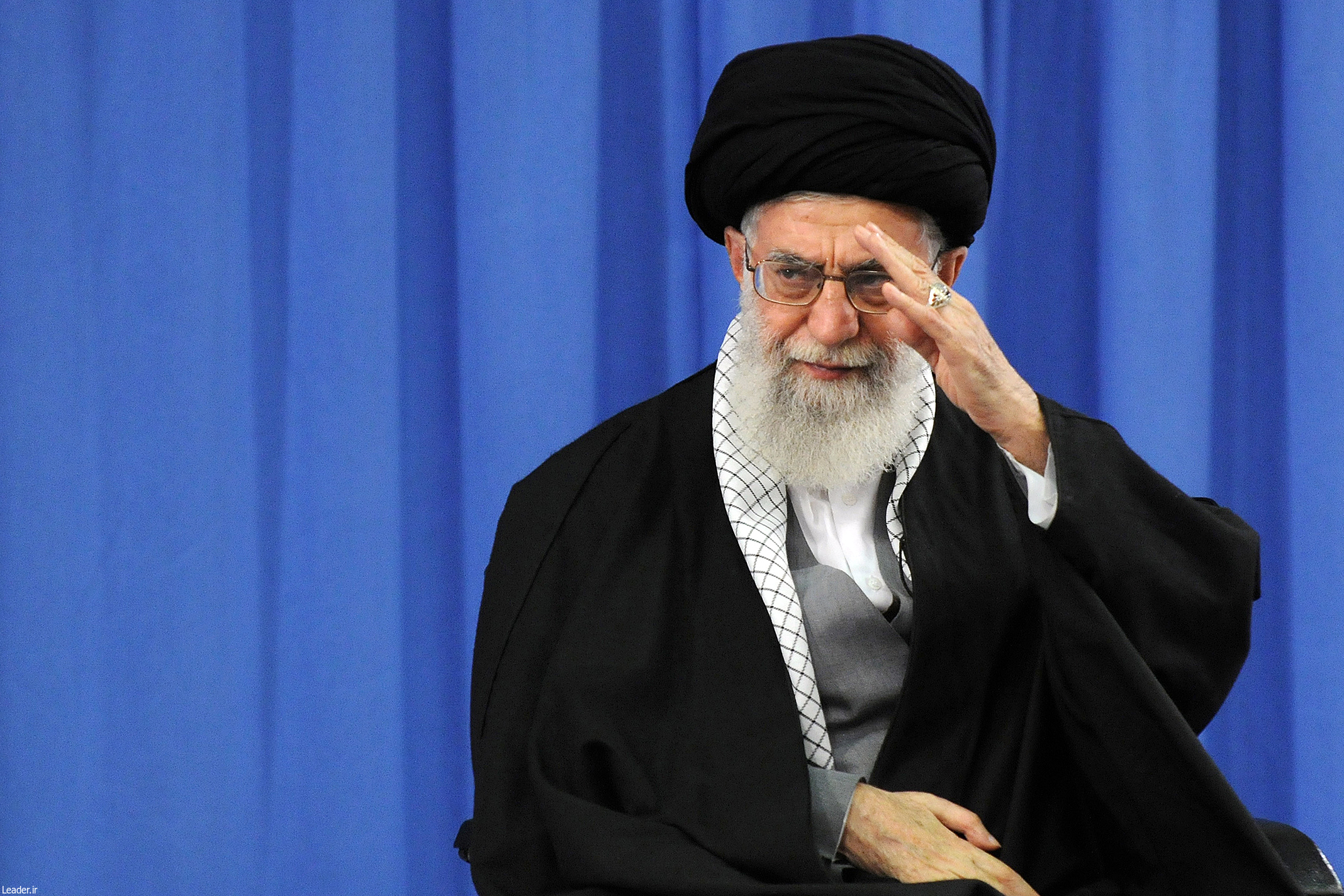 رهبر معظم انقلاب اسلامی : انتخابات مانند تشییع شهیدسلیمانی فراتر از سلیقه‌های سیاسی است