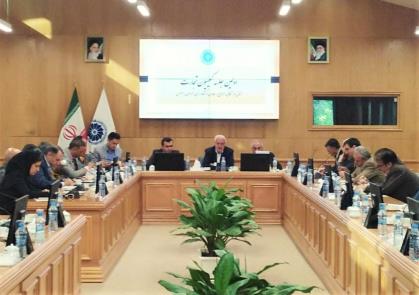 رئیس کمیسیون تجارت اتاق مشهد:  تمرکزگرایی بلای جان فعالیت های اقتصادی است؛ تصمیم‌گیری را به استان‌ها بسپارند