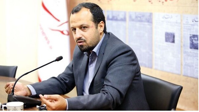 وزیر امور اقتصاد و دارایی: به دنبال کنترل کسری بودجه به شکل غیر تورمی هستیم وزیر امور اقتصاد و دارایی: به دنبال کنترل کسری بودجه به شکل غیر تورمی هستیم