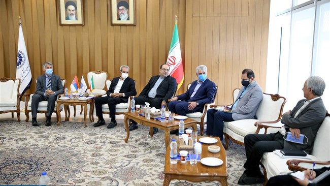 رئیس اتاق ایران در دیدار با سفیر صربستان در تهران تاکید کرد:  اقتصاد ایران و صربستان می‌تواند مکمل هم باشد