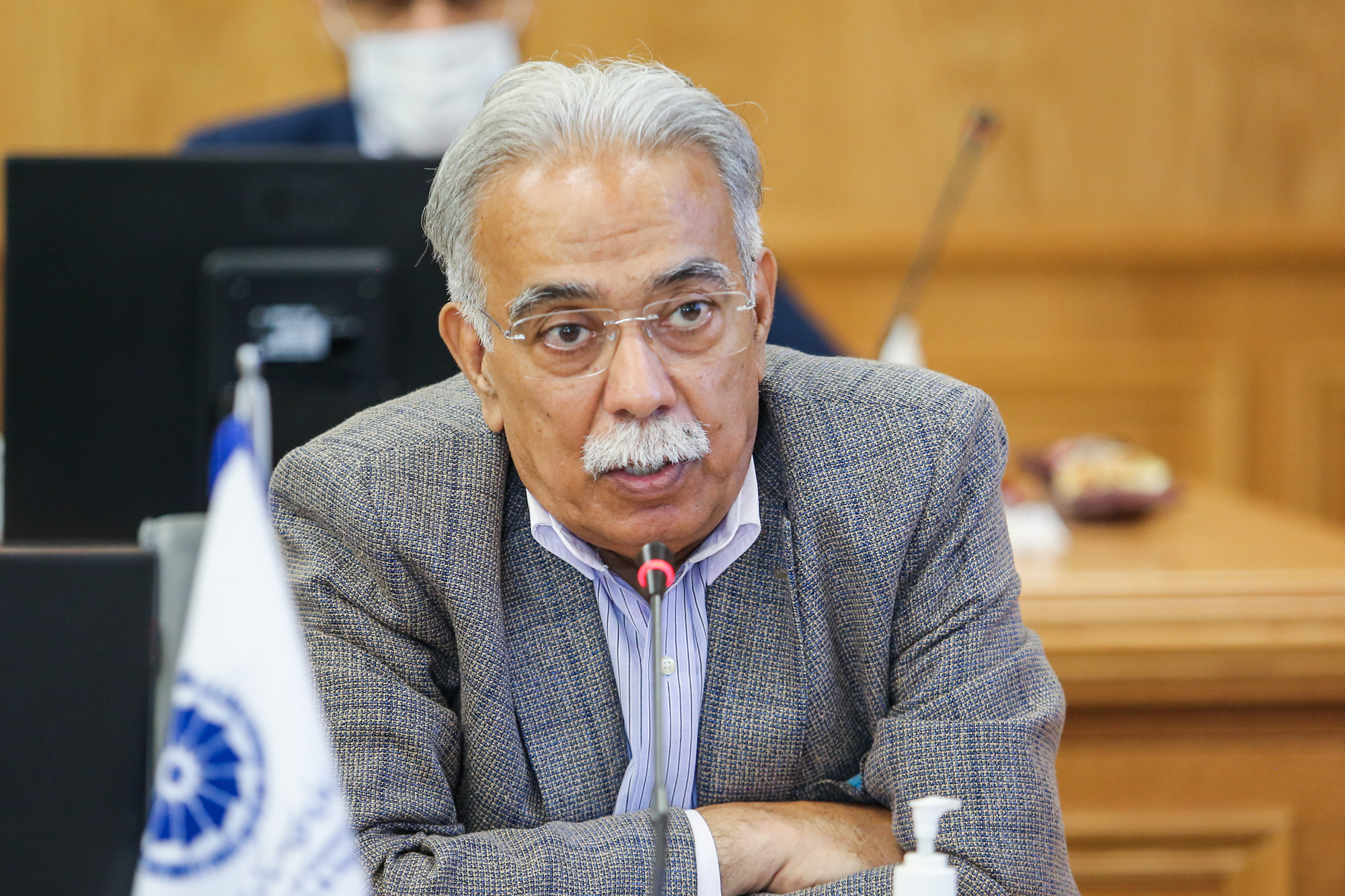مقررات زدایی از تولید؛ راهکار تحقق سند تحول دولت مقررات زدایی از تولید؛ راهکار تحقق سند تحول دولت