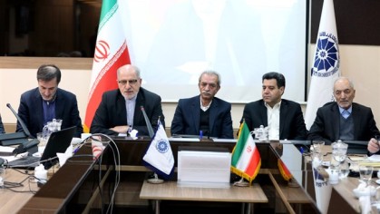 تأسیس دفاتر تجاری هم‌زمان با تسهیل محیط کسب‌وکار انجام شود