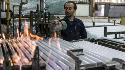 ابلاغ بخشنامه تعیین حداقل مزد کارگران در سال 99 به کارفرمایان و کارگاه‌ها